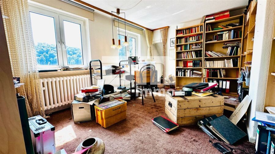 Herrschaftliches Ein- /Zweifamilienhaus BJ 1949 mit großem Garten in Traumlage - OG / DG Schlafzimmer / 2x Abseite